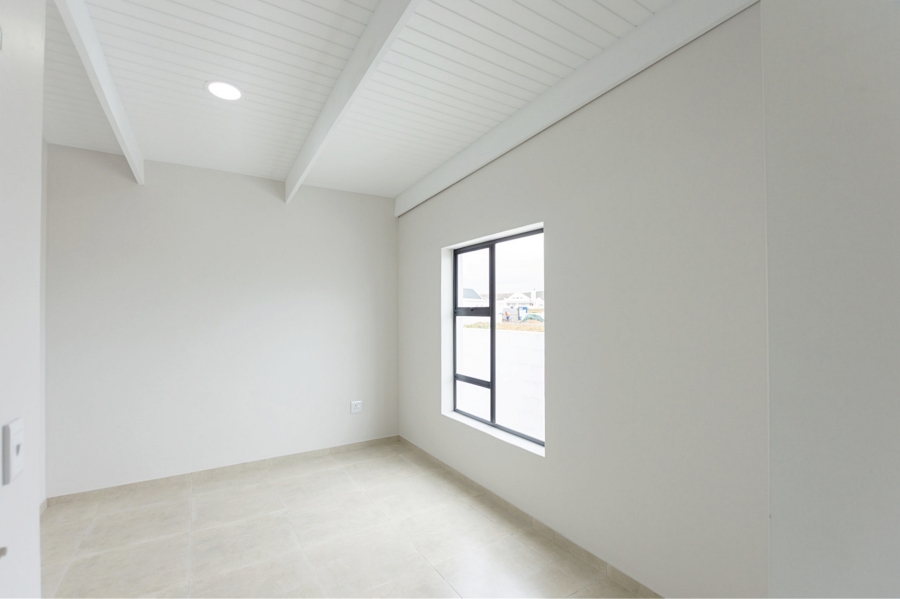 3 Bedroom Property for Sale in Brittania Beach Estate Western Cape